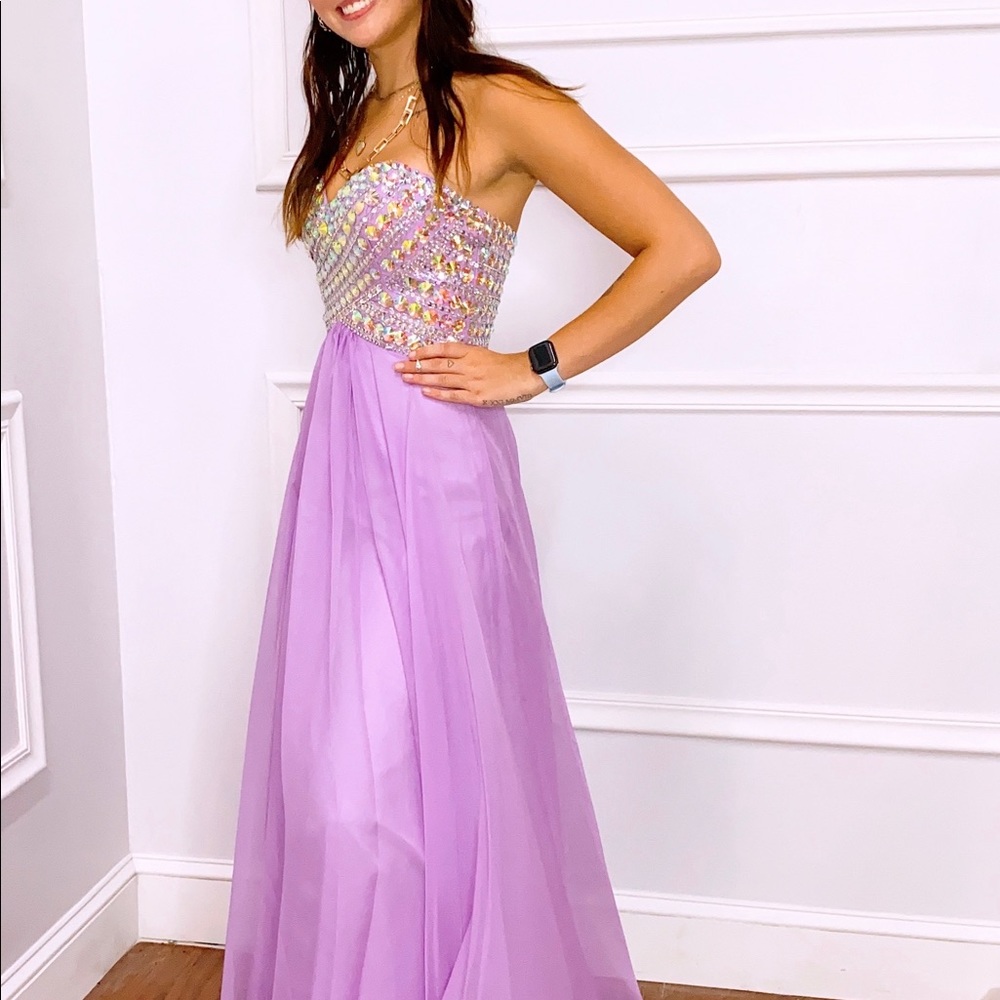 Pretty lilac strapless dress mush have